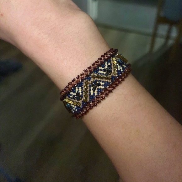 Love Heals beaded bracelet - Picture 3 of 4